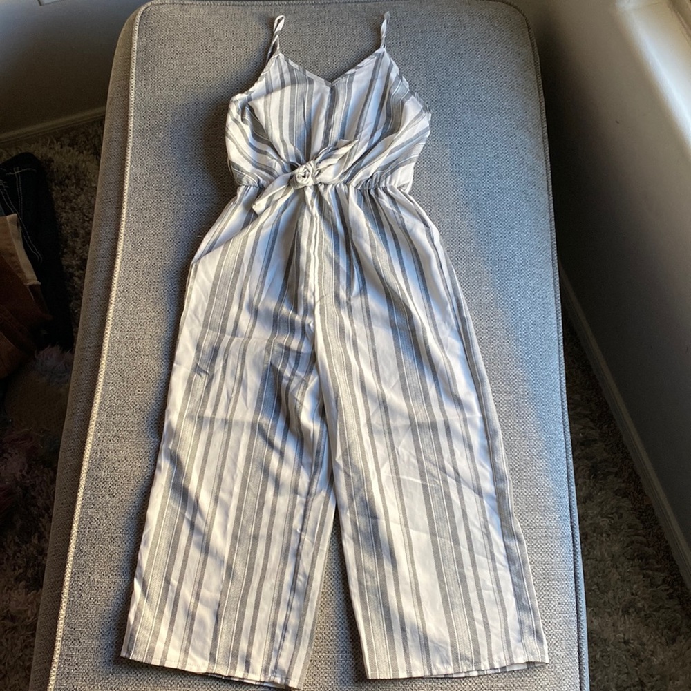 Gray and white pantromper, Size 8 kids, Used once